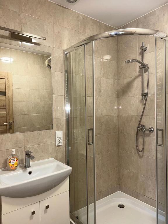 Noclegi Julia pokoje 1-3 parter Chodkiewicza 161 Kielce - 16