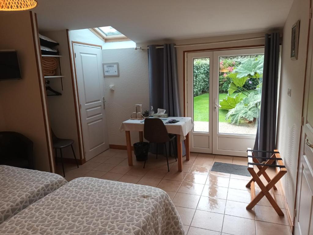 Chambres d'hôtes Au bout du Monde - Twin Room With Garden View