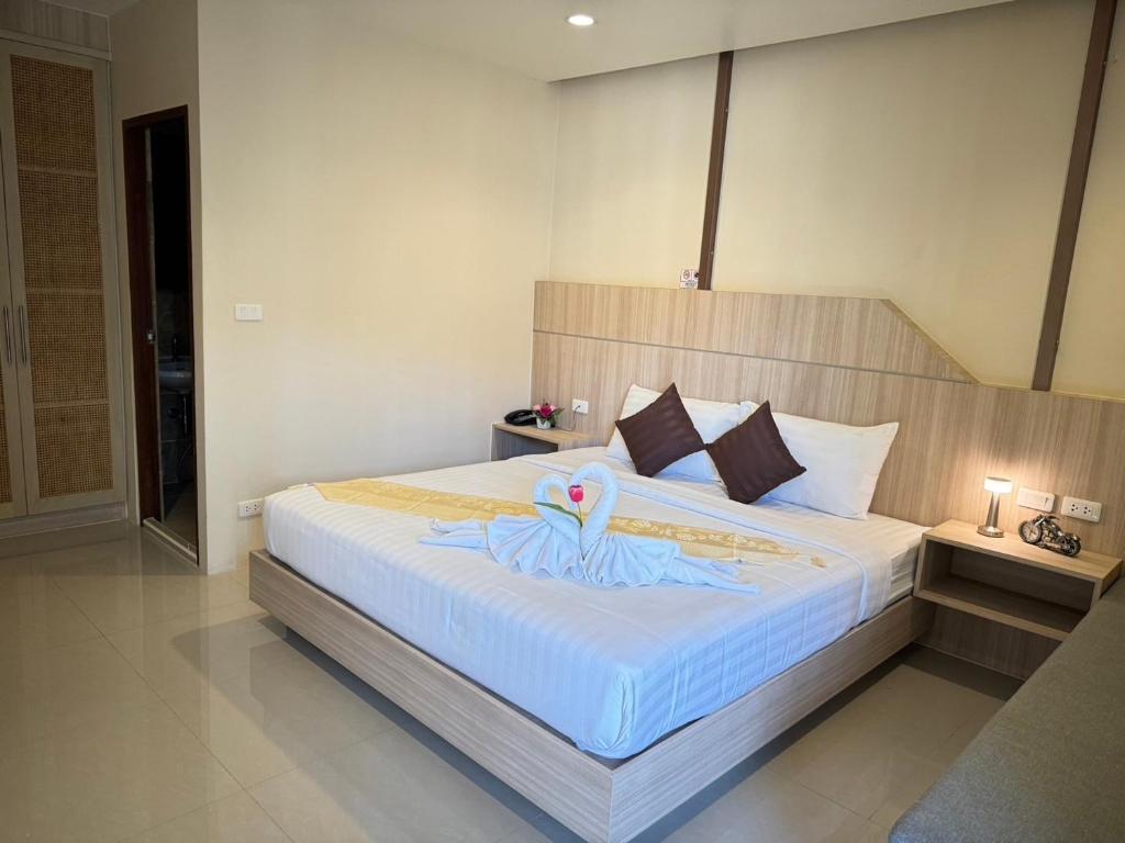 The Way Patong Hotel - Resim 18