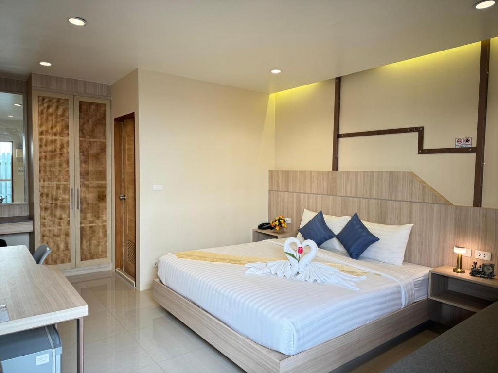 The Way Patong Hotel - Resim 16