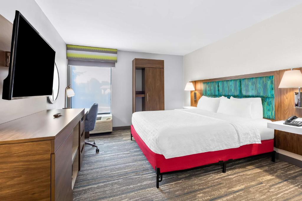 Hampton Inn Washington - King Room - Mobility Access/Non-Sroking