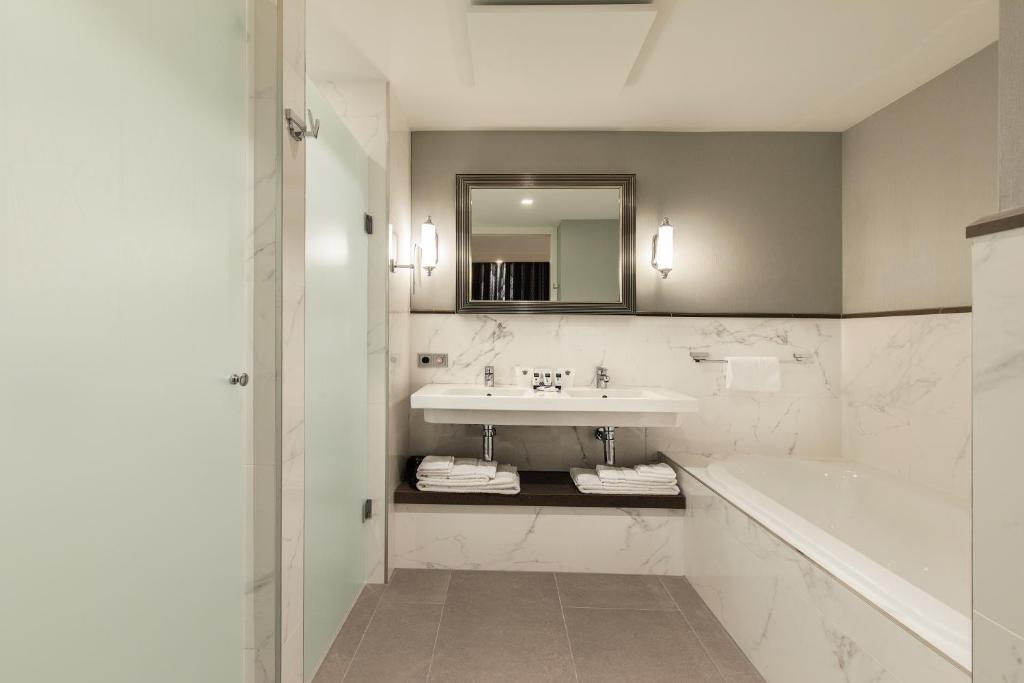 Grand Hotel Valies - King Suite With Balcony