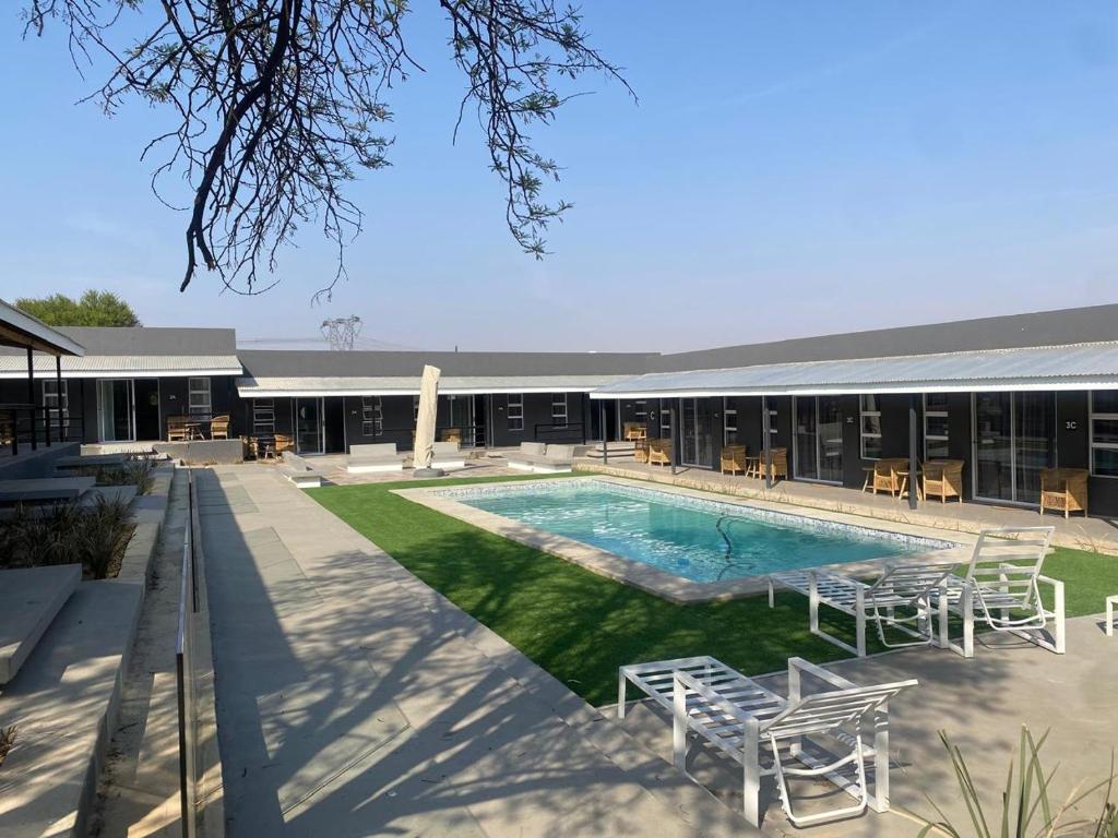 The Meander Estate - Sala De Reina Con Vista A La Piscina