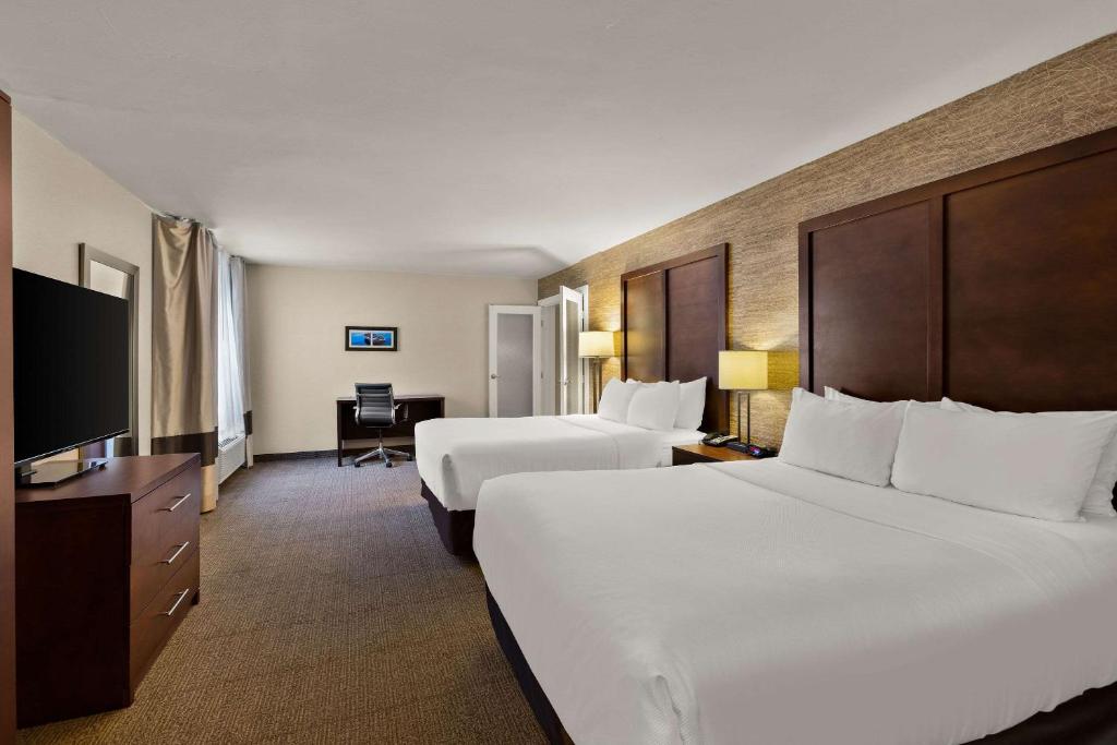 Comfort Inn & Suites Ludington near US-10 photo