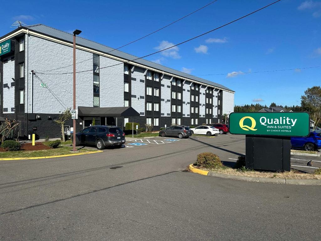 Quality Inn and Suites Everett Seattle