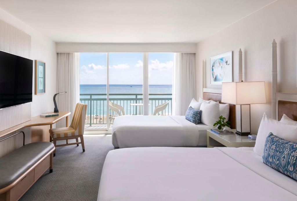 The Singer Oceanfront Resort, Curio Collection by Hilton - Chambre Queen Avec Deux Lits Queen Et Vue Sur Le Front De Mer