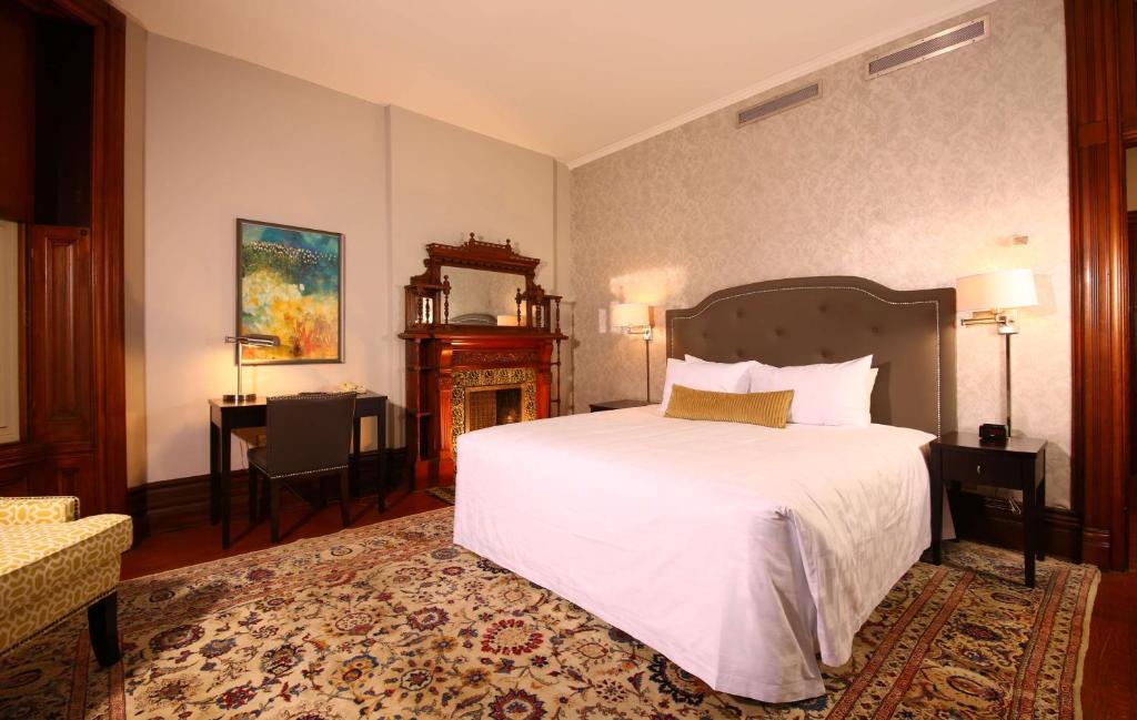 Postel nebo postele na pokoji v ubytování Idlewyld Inn & Spa