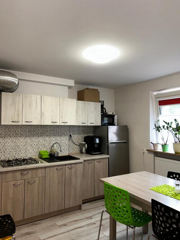 Noclegi Julia pokoje 1-3 parter Chodkiewicza 161 Kielce - 17