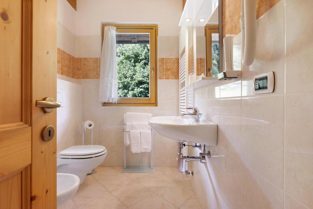 Koupelna v ubytování Agritur Maso Pan