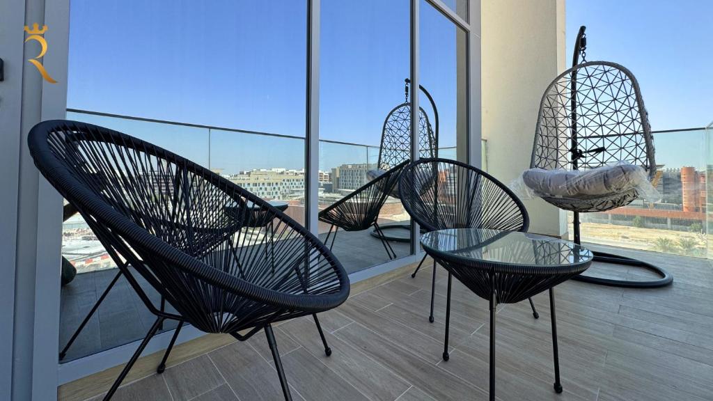 لابی و فضای عمومی 2BR Masdar City - Serene Eco Stay with Pool - تصویر ۵