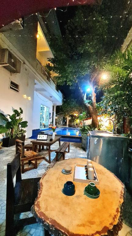Restaurace v ubytování Minh Trang Villa Hoi An -BBQ Garden