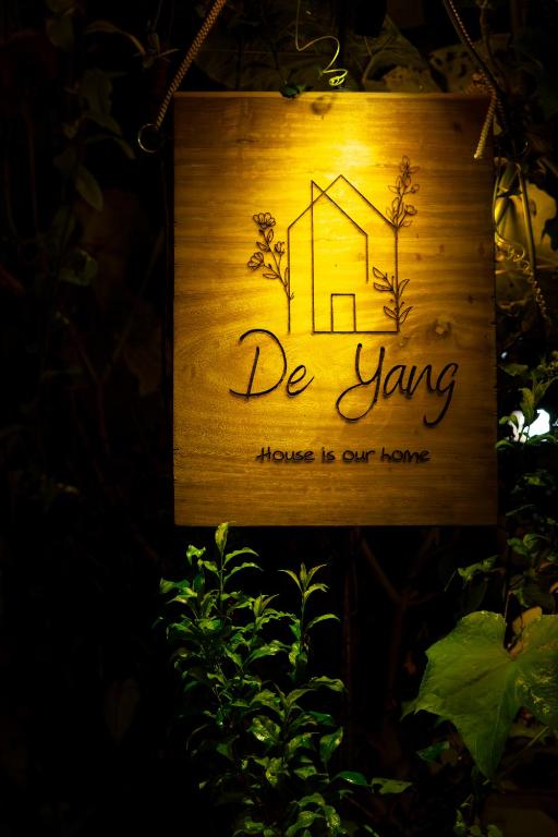 Chứng chỉ, giải thưởng, bảng hiệu hoặc các tài liệu khác trưng bày tại De Yang House Sa Pa