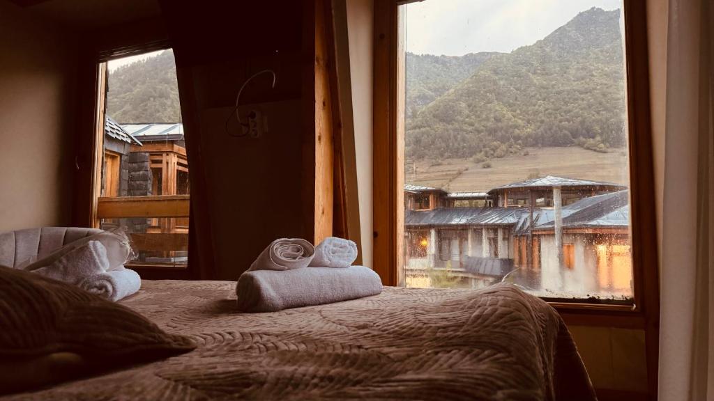 Nespecifikovaný výhled na hory nebo výhled na hory při pohledu z hotelu