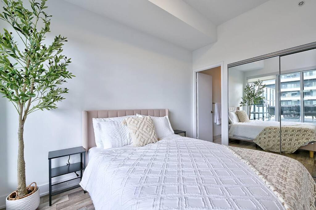 Curated visual reference: Picture Idea: Cityscape Oasis With Private Patio And Parking Toronto Updated Prices