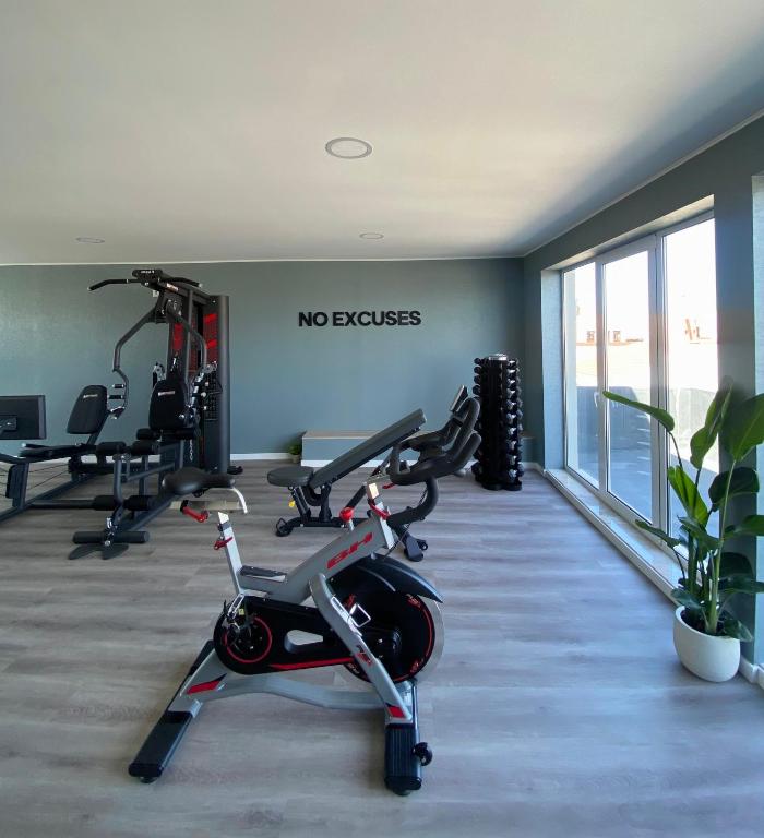 Fitness centrum a/nebo fitness zařízení v ubytování Costa de Prata Hotel