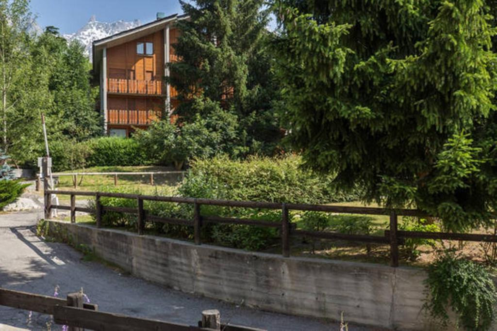 Zdjęcie z galerii obiektu Chalet di Charme a Courmayeur w mieście Courmayeur