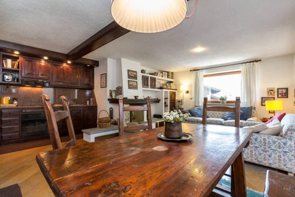 Zdjęcie z galerii obiektu Chalet di Charme a Courmayeur w mieście Courmayeur