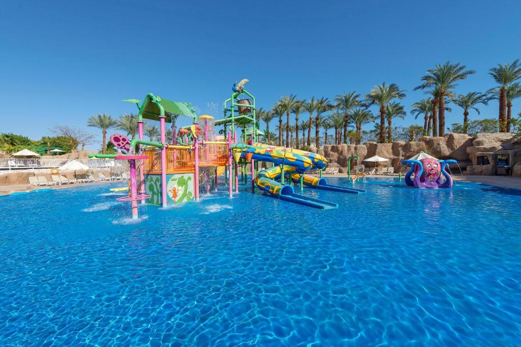 Бассейн в Sentido Reef Oasis Aqua Park Resort или поблизости