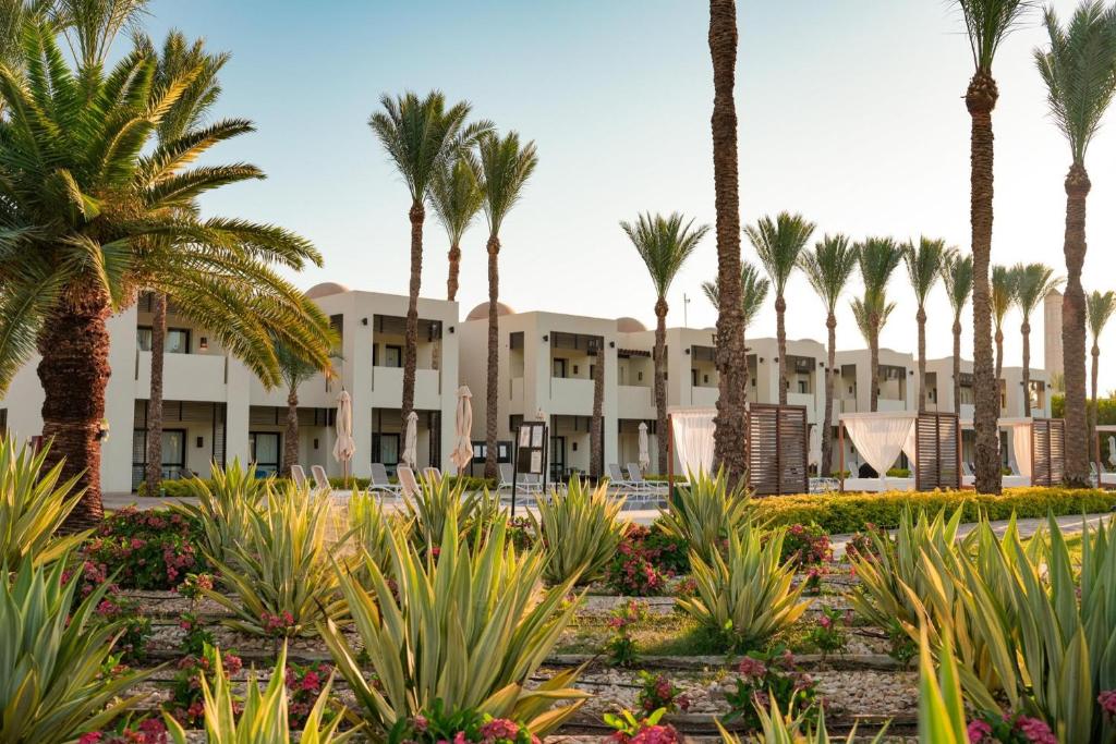 Сад в Sentido Reef Oasis Aqua Park Resort