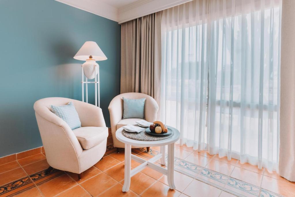 Reef Oasis Beach Aqua Park Resort - 12