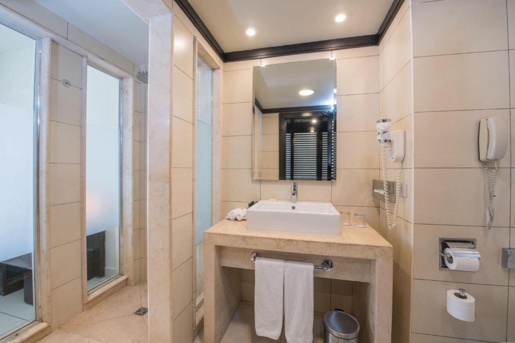 Reef Oasis Beach Aqua Park Resort - 19