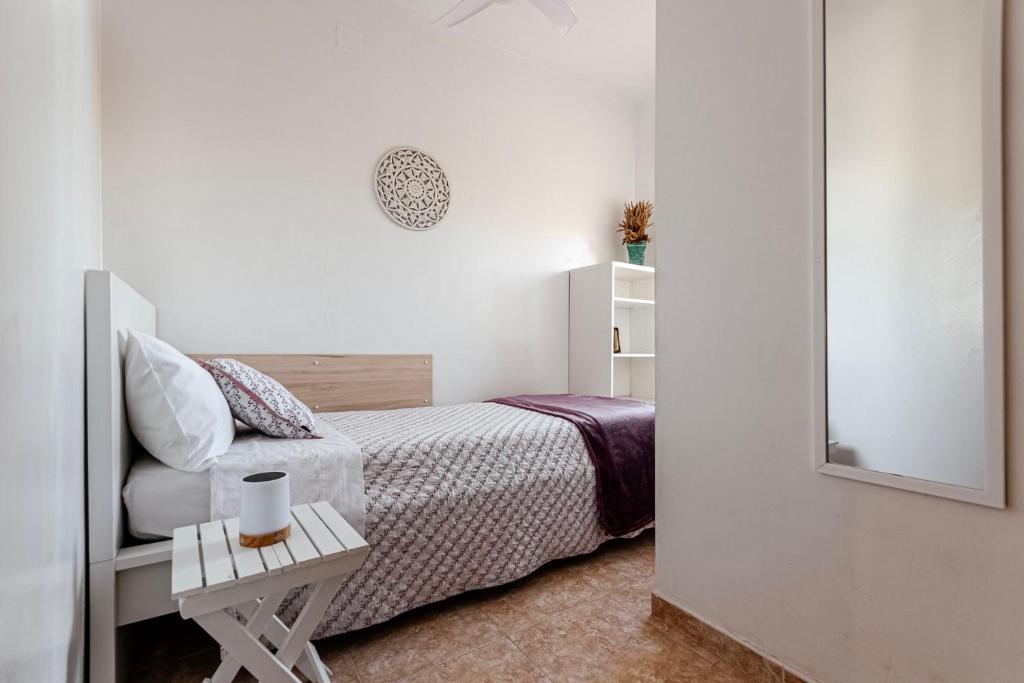 Posteľ alebo postele v izbe v ubytovaní Apartamento Orient en Palamós tercera línea de mar