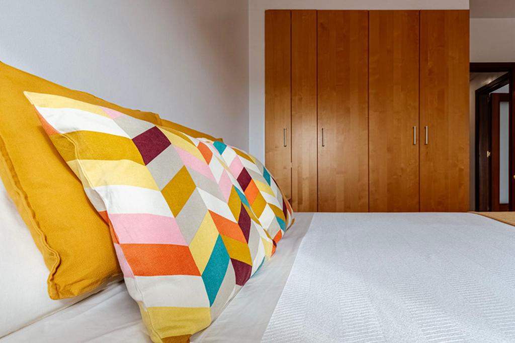 Posteľ alebo postele v izbe v ubytovaní Apartamento Orient en Palamós tercera línea de mar