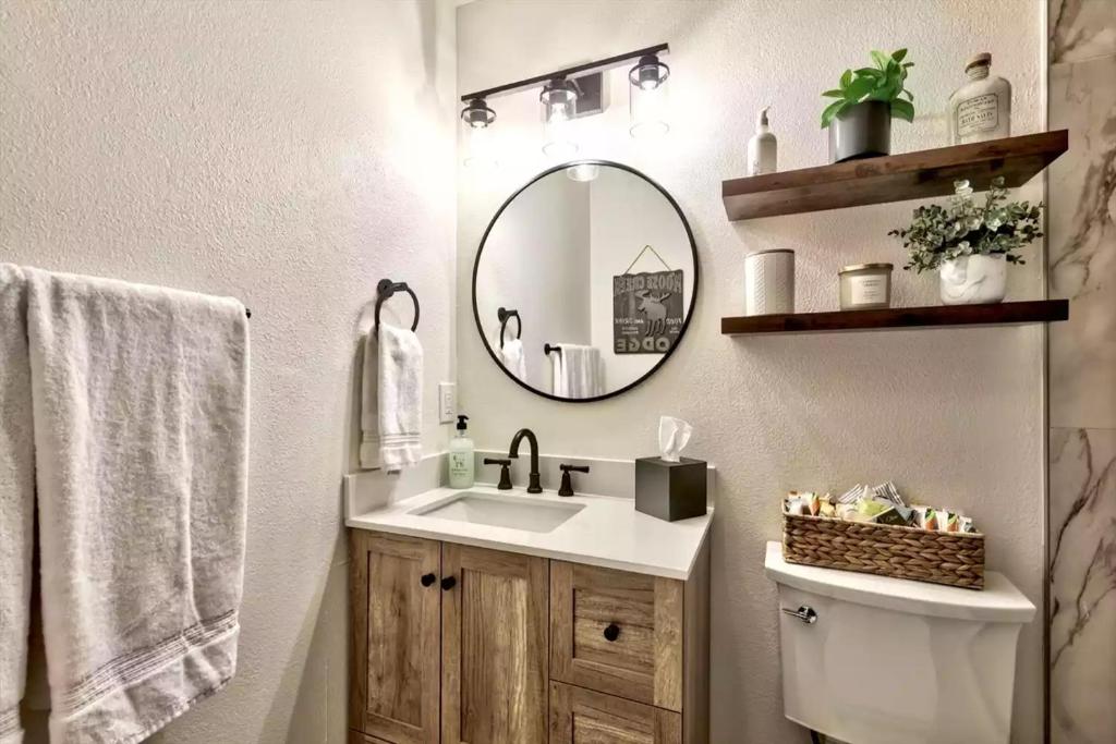 Koupelna v ubytování TML 04 - Beautiful 1 BR Condo in Tahoe City