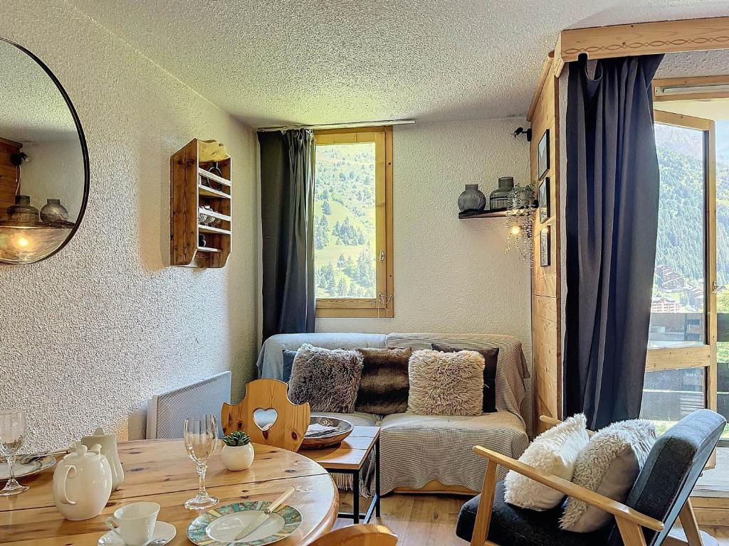 Studio rénové au pied des pistes avec balcon et Wi-Fi