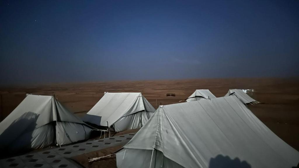 Afbeelding uit fotogalerij van Wahiba Bedouin Rustic Camp in Muntarib