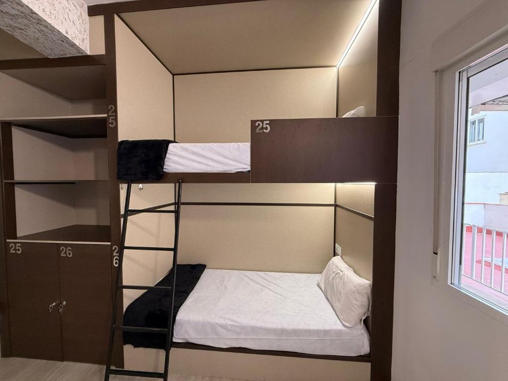 Hostel TKH Tetuan-Madrid photo