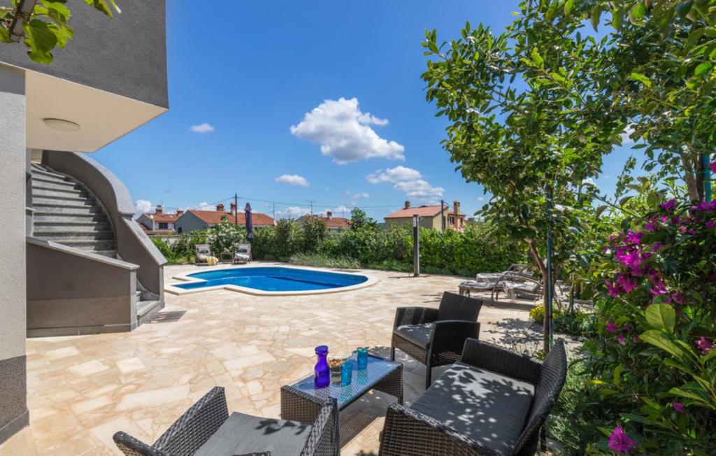 Bazén v ubytování Studio apartment with pool nebo v jeho okolí