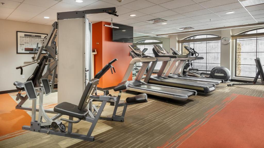 Fitness centrum a/nebo fitness zařízení v ubytování Staybridge Suites Chihuahua by IHG