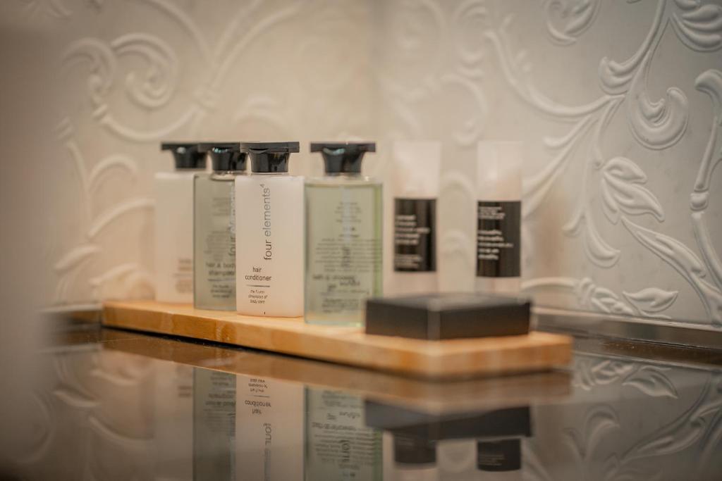 Golden Key Boutique Hotel - 17