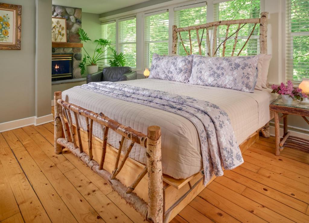Goldberry Woods- A Modern Farm Resort - Two-Bedroom Suite With Spa Bath- White Birch