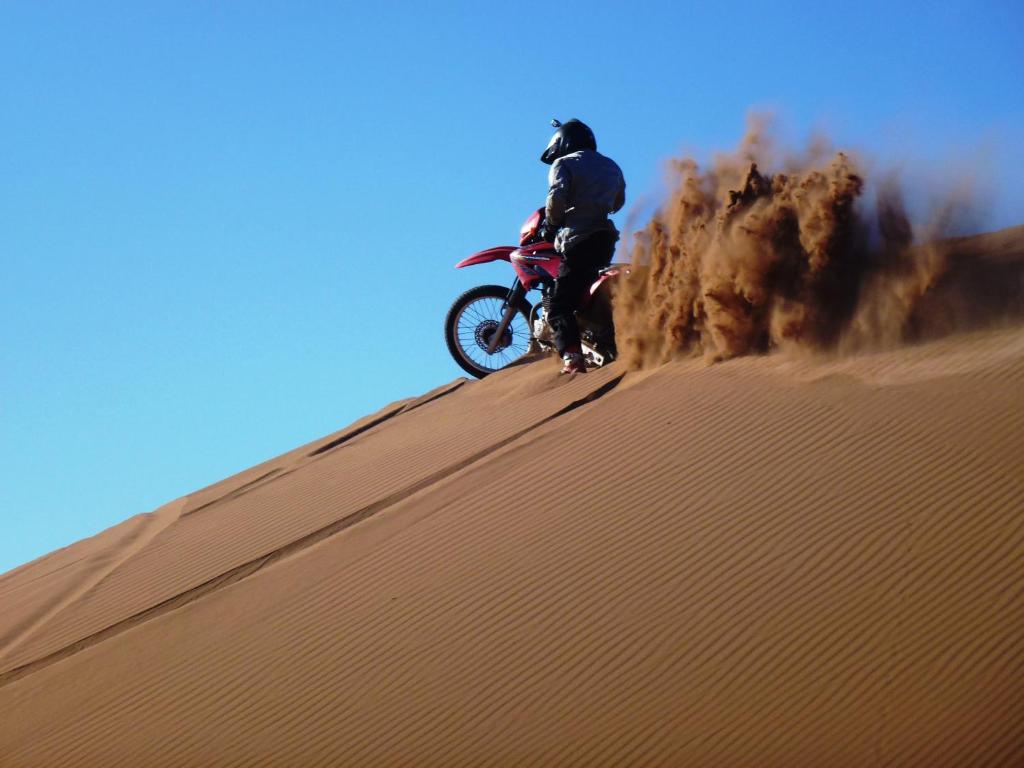 Ospiti di Atta Desert Camp