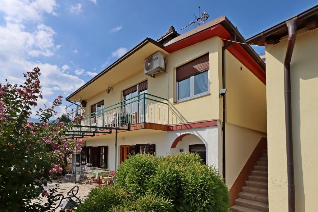 Budova, kde se apartmán nachází