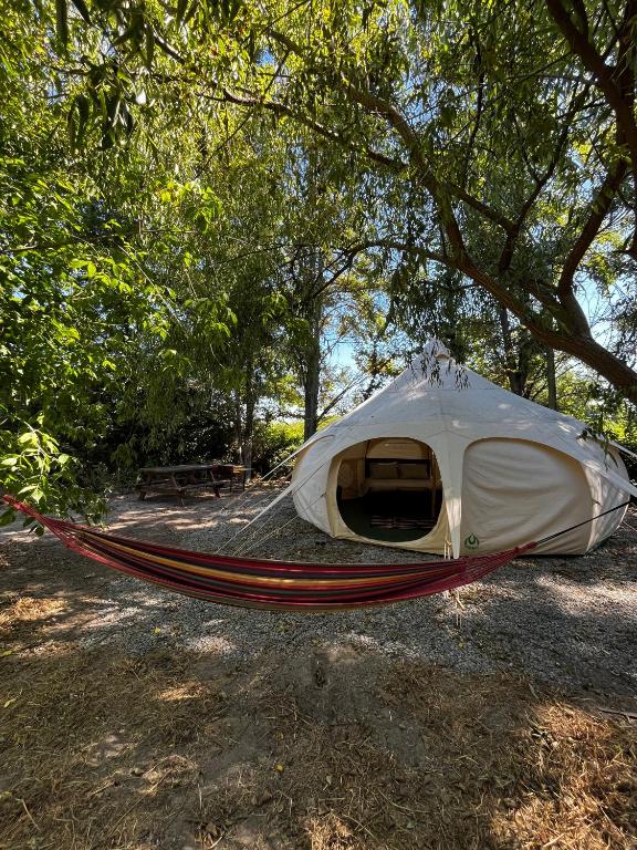 Příroda nedaleko luxury tent