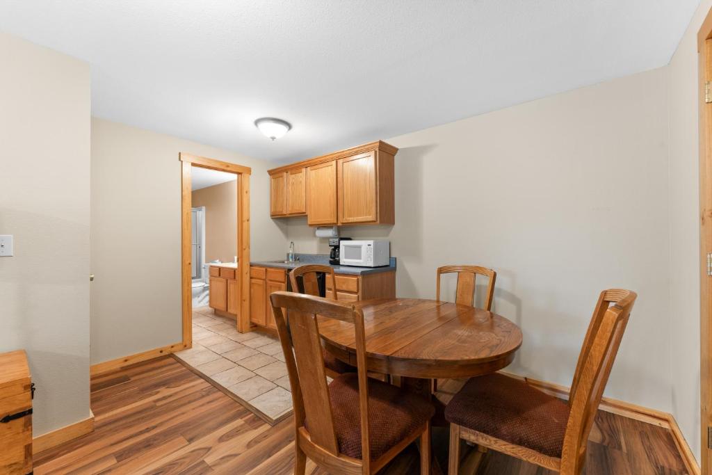 Kuchyň nebo kuchyňský kout v ubytování Ozarks Oasis cabin