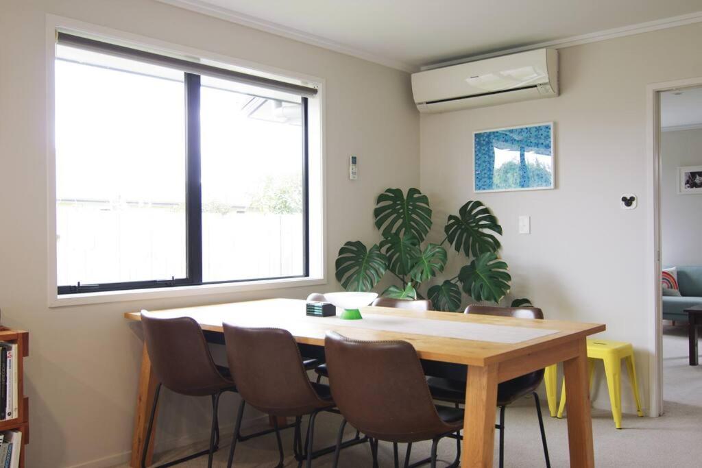 House in Hamilton - Resim 15