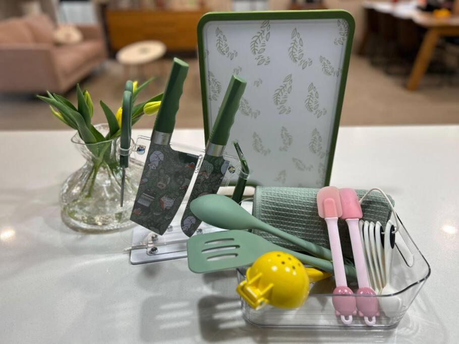 House in Hamilton - Resim 17