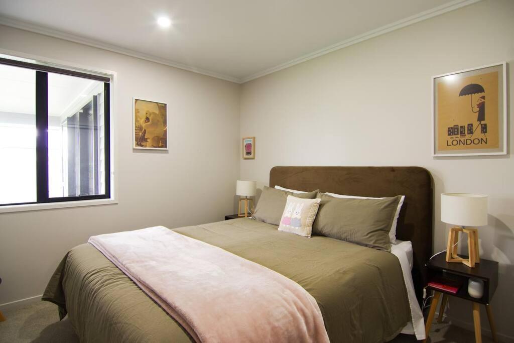 House in Hamilton - Resim 22