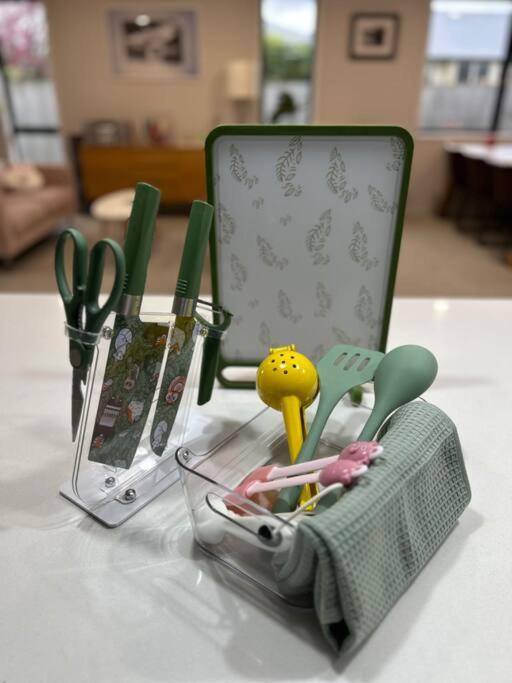 House in Hamilton - Resim 23