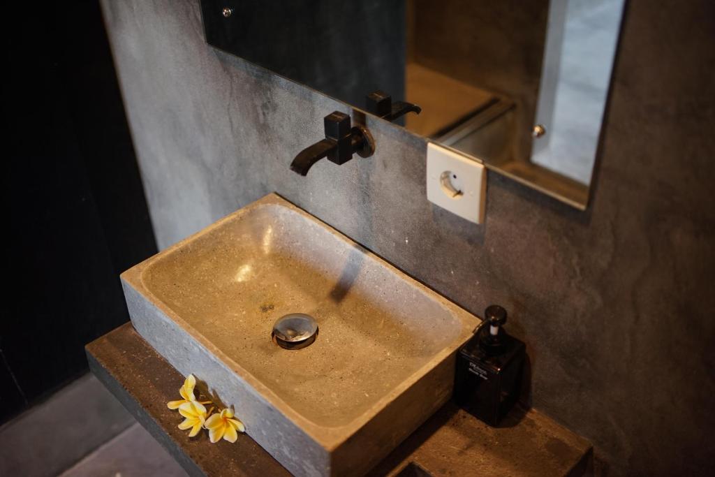 Koupelna v ubytování Dedeane ubud