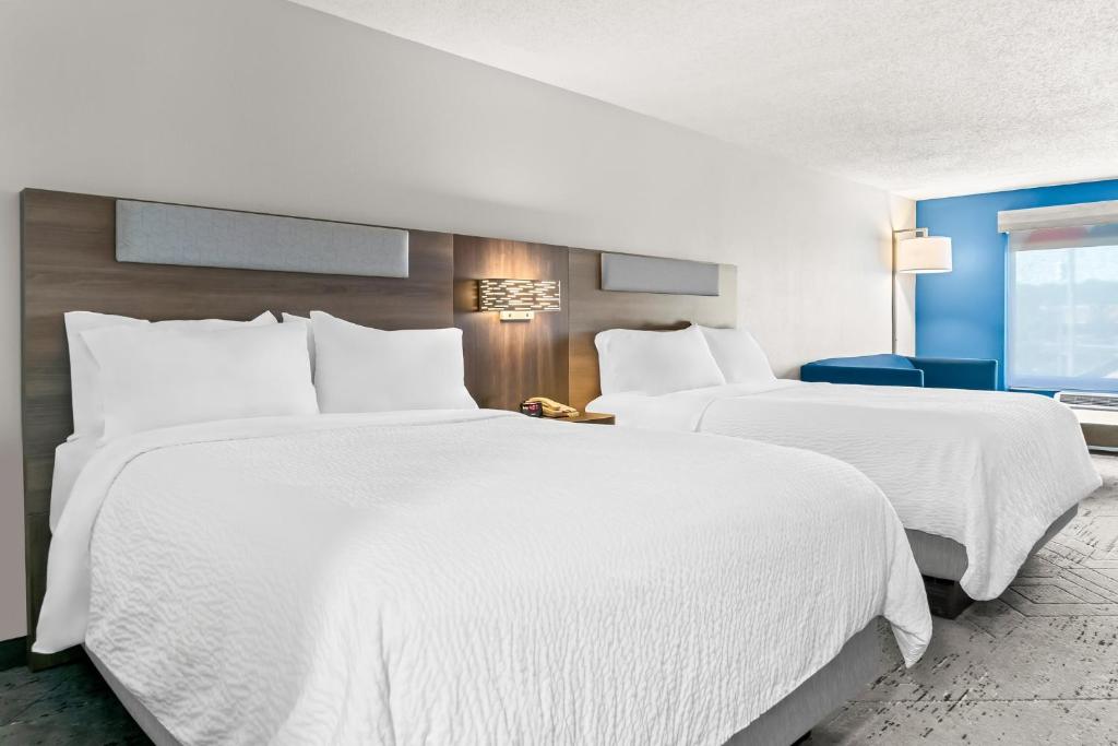 Holiday Inn Express & Suites Detroit - Novi by IHG photo