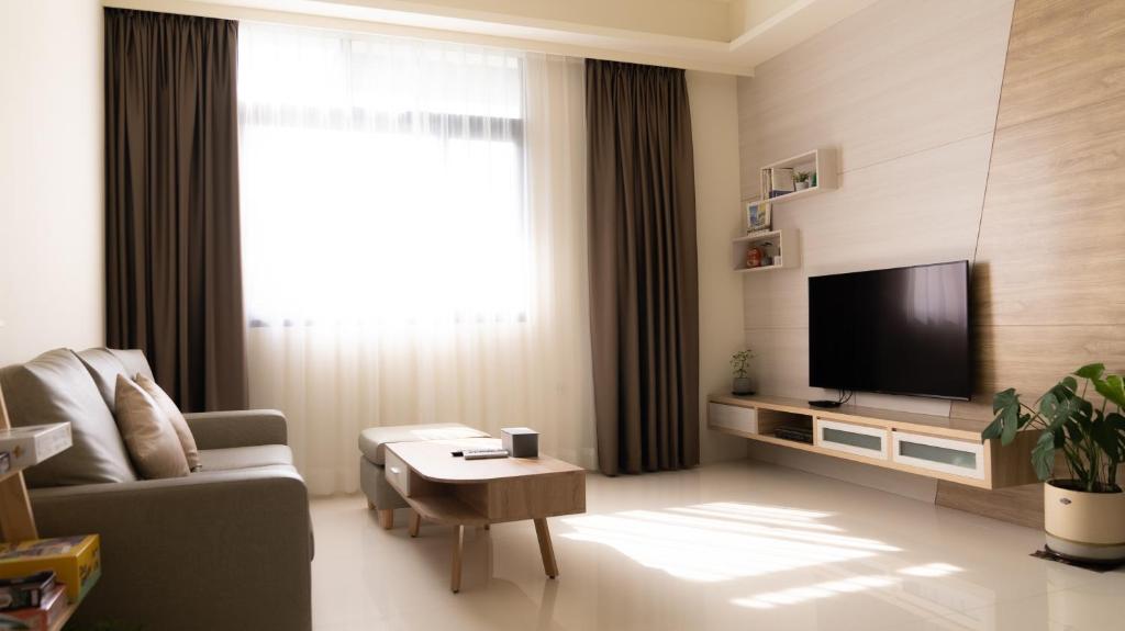 TV a/nebo společenská místnost v ubytování Between mountains B&B