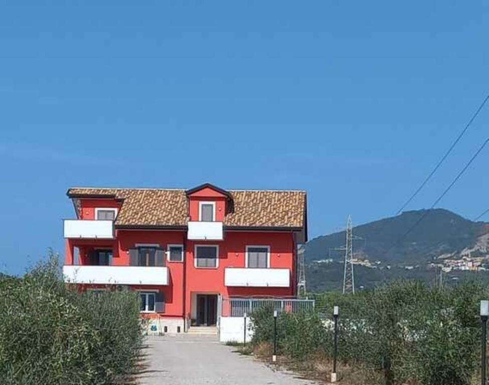 Nespecifikovaný výhled na hory nebo výhled na hory při pohledu z prázdninového domu