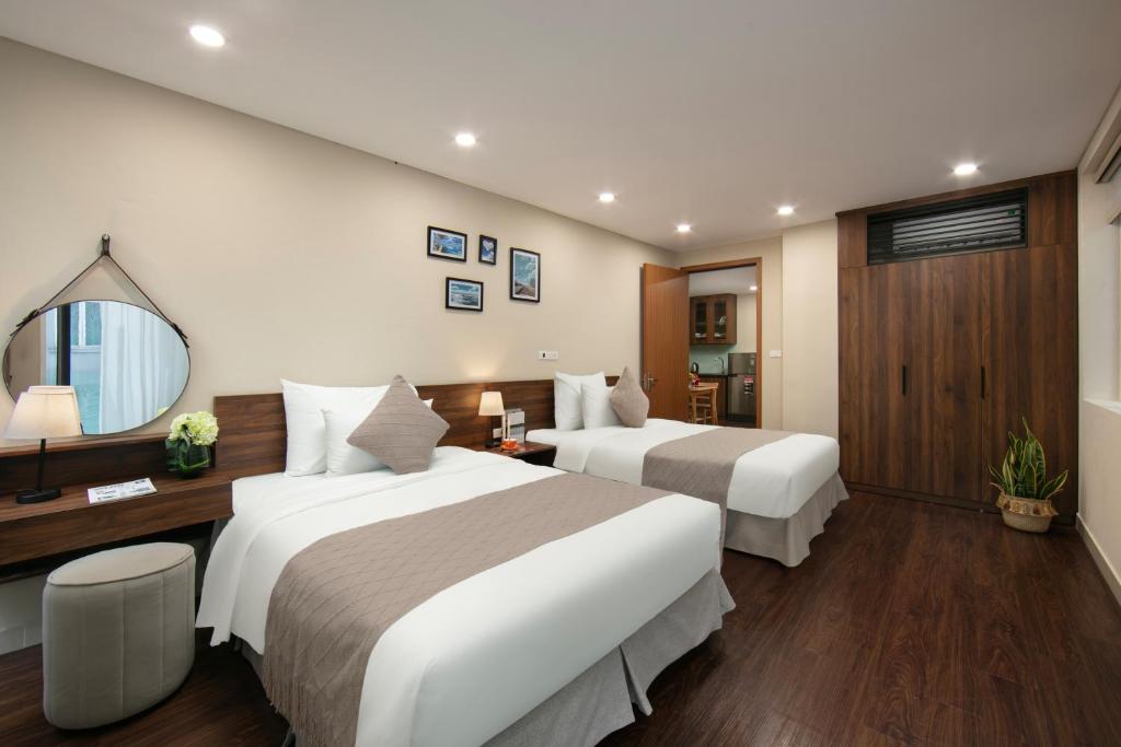 HB Serviced Apartment - Lạc Long Quân - Habitación Gemela Con Balcón