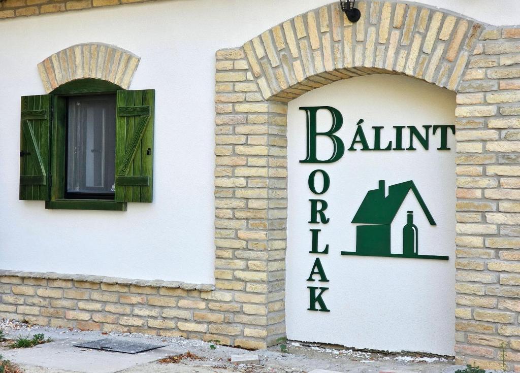Certifikát, hodnocení, plakát nebo jiný dokument vystavený v ubytování Bálint Borlak
