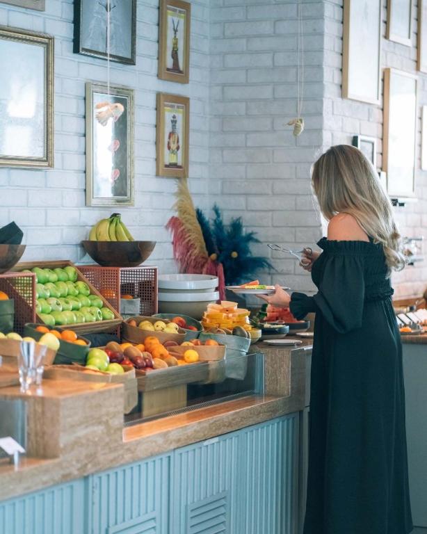 Eten bij of ergens in de buurt van het hotel